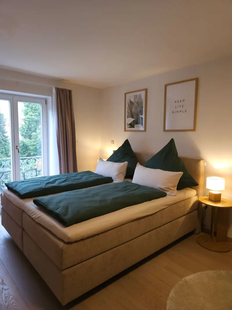 Ferienwohnung Zwieselblick: Schlafzimmer 2 mit Queensize-Doppelbett