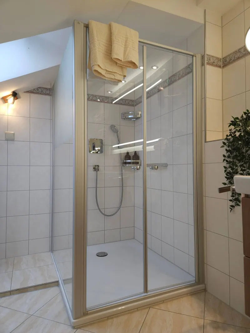 Ferienwohnung Zwieselblick: Badezimmer 1 – Ansicht 3